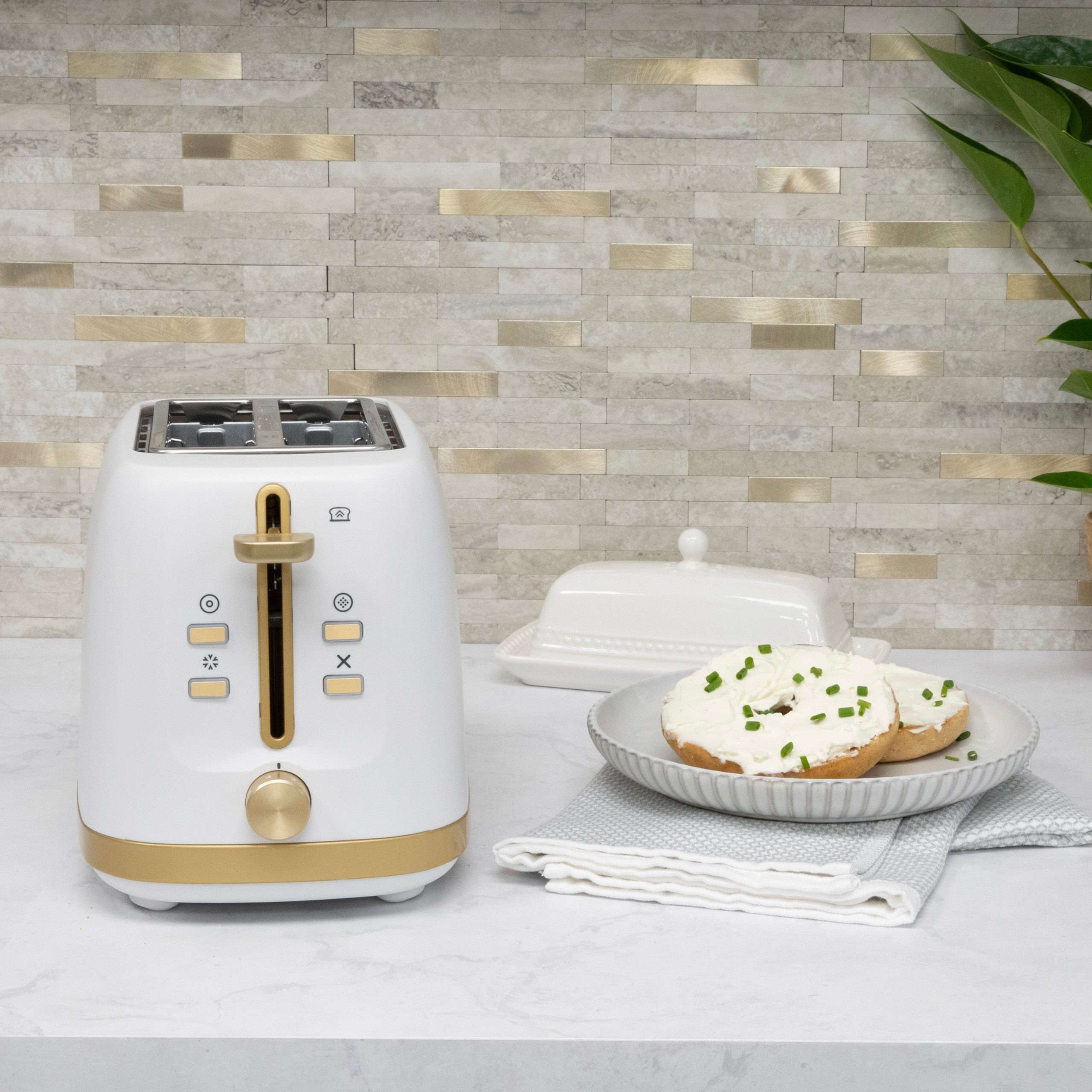 West Bend Timeless 2-Slice Toaster - Image 2