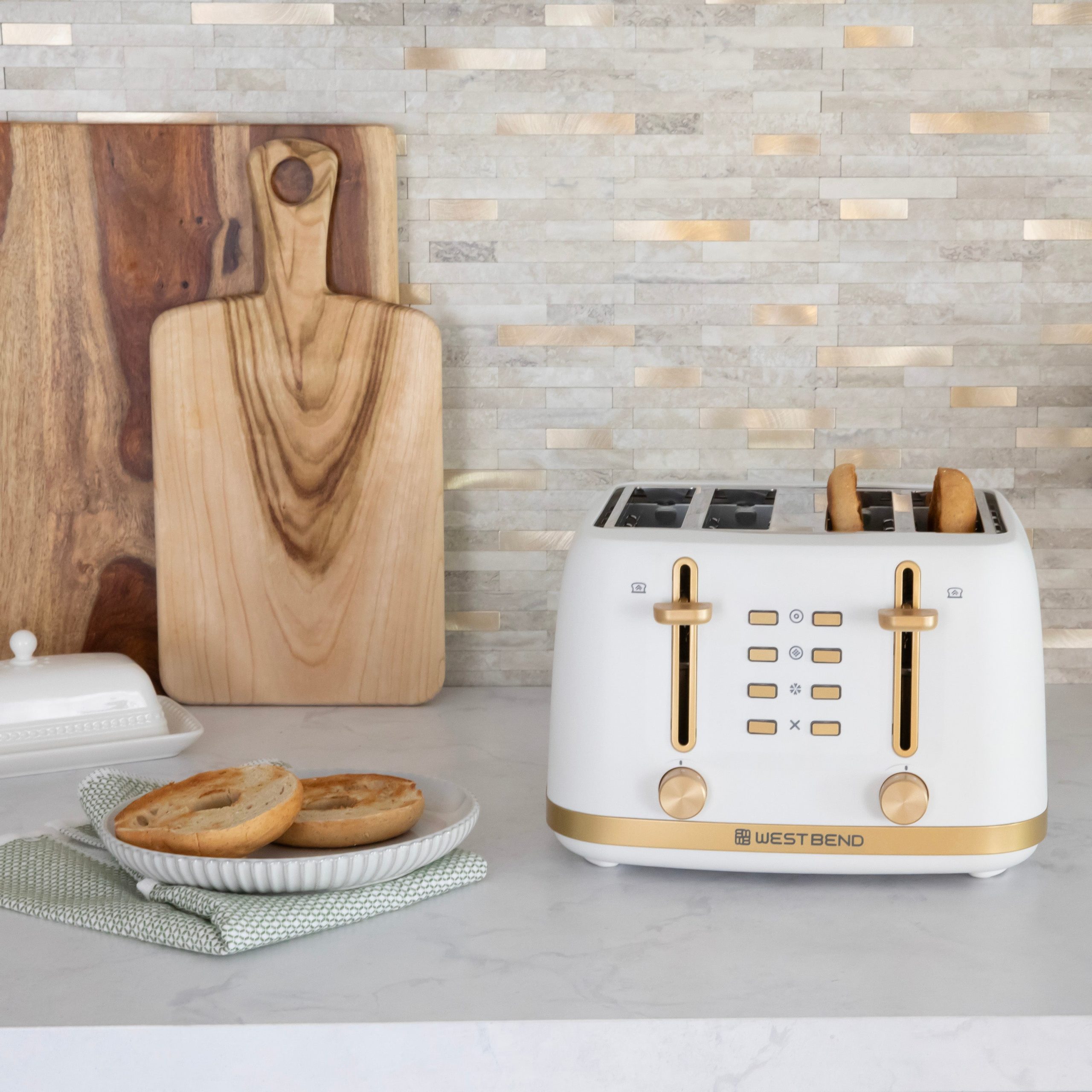 West Bend Timeless 4-Slice Toaster - Image 2